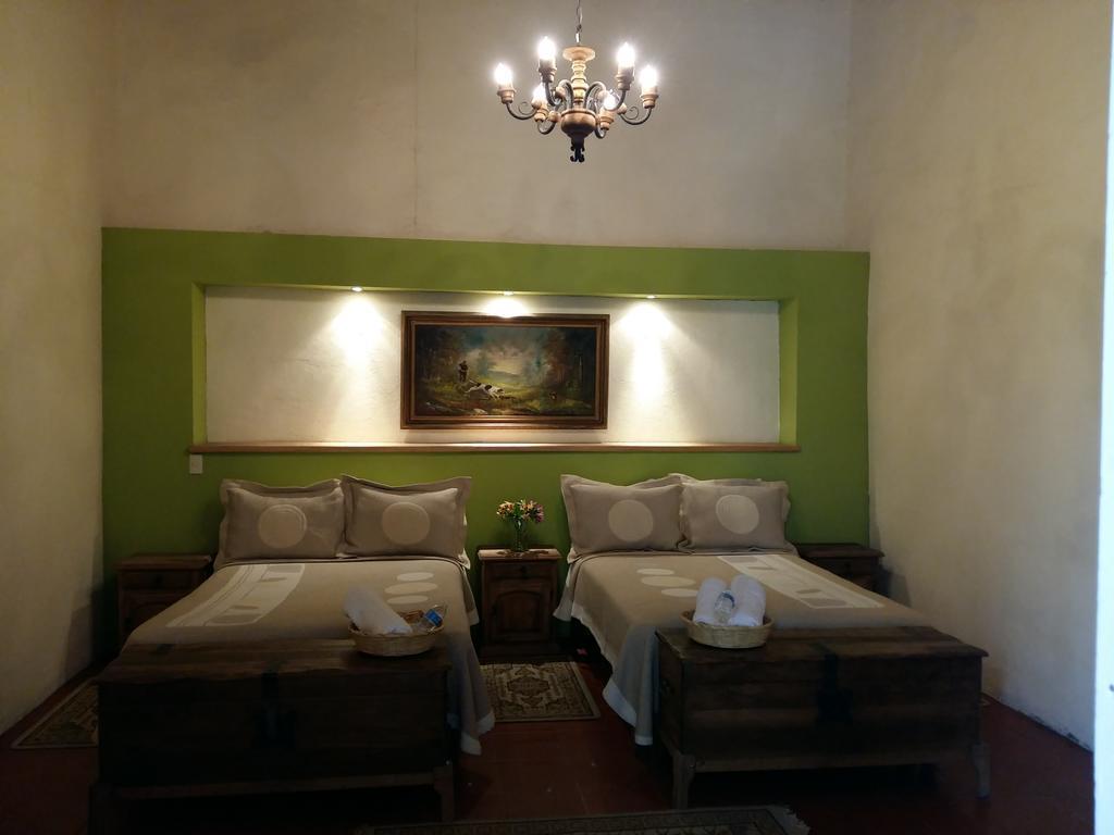 Casa Limonchelo Hotel B&B Морелия Экстерьер фото